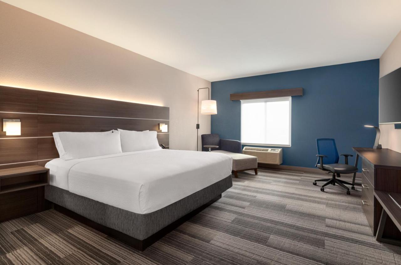 Holiday Inn Express & Suites Denver Airport By Ihg Екстериор снимка
