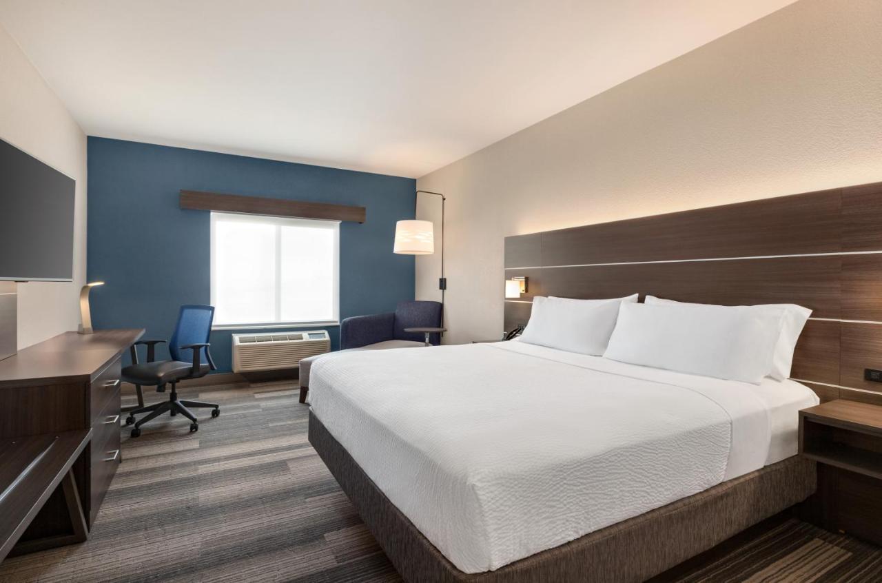 Holiday Inn Express & Suites Denver Airport By Ihg Екстериор снимка