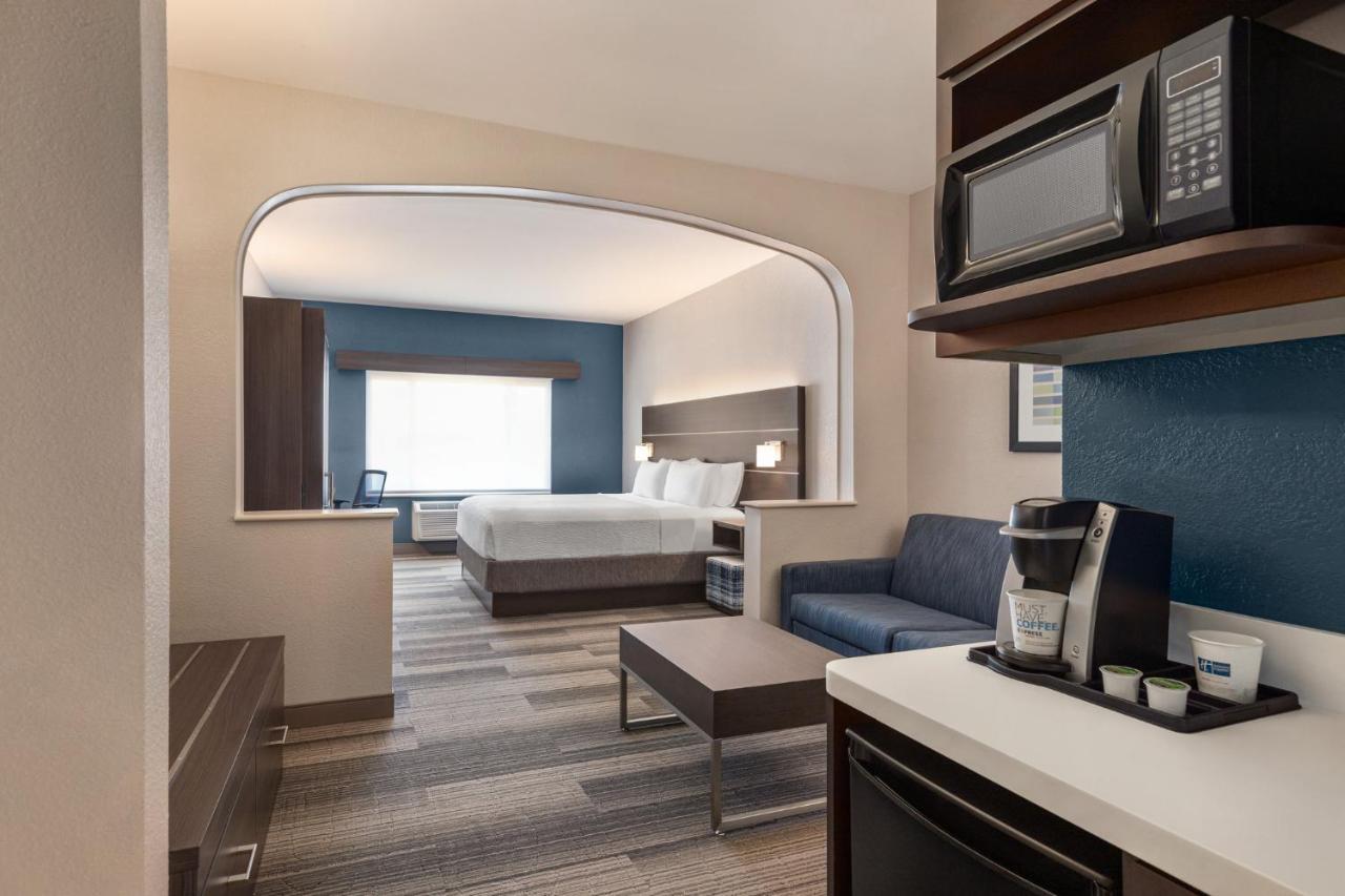 Holiday Inn Express & Suites Denver Airport By Ihg Екстериор снимка