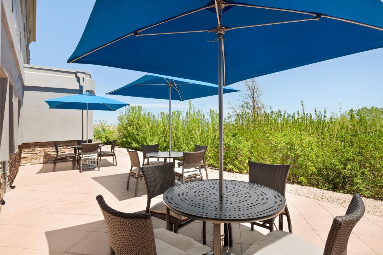 Holiday Inn Express & Suites Denver Airport By Ihg Екстериор снимка