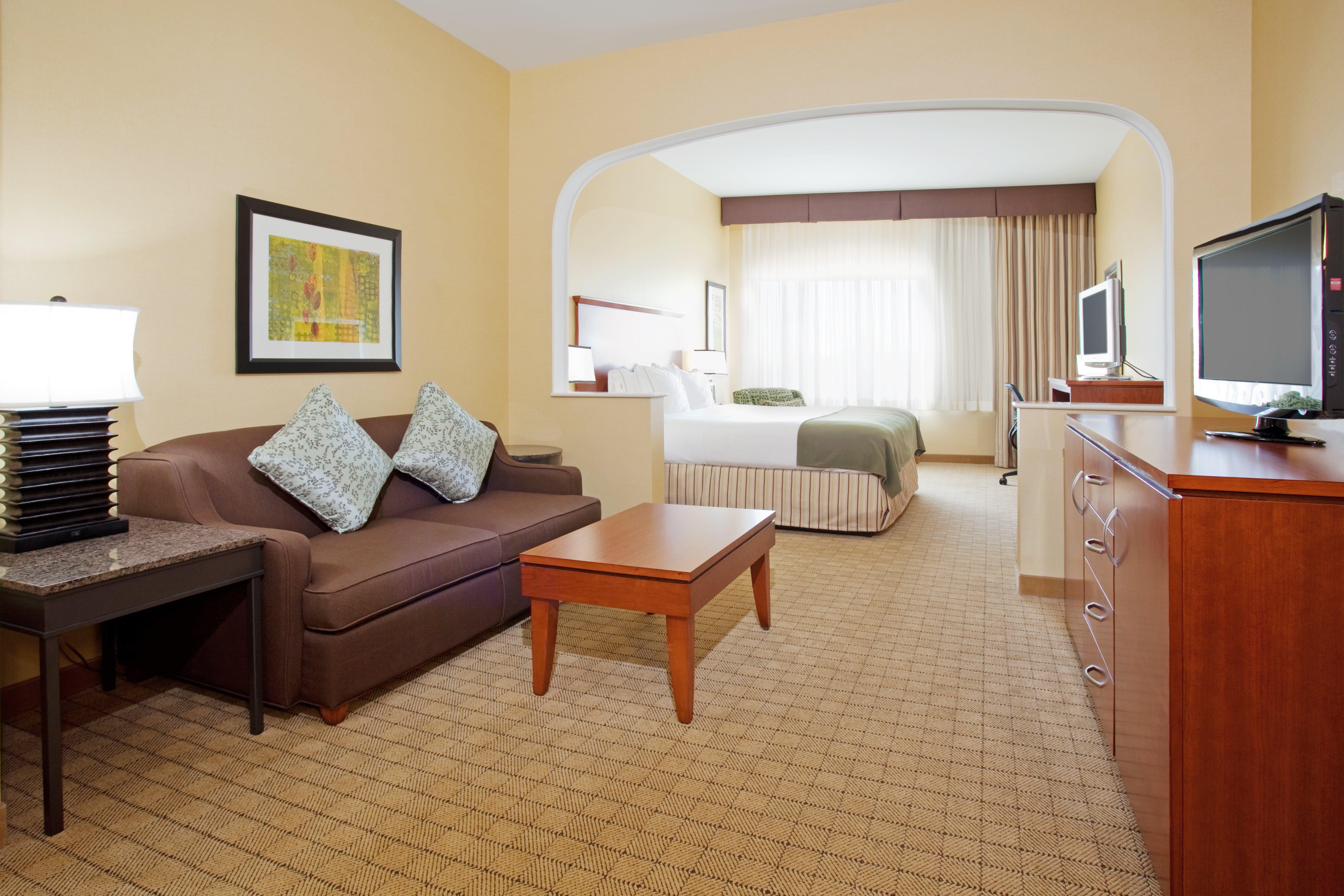 Holiday Inn Express & Suites Denver Airport By Ihg Екстериор снимка